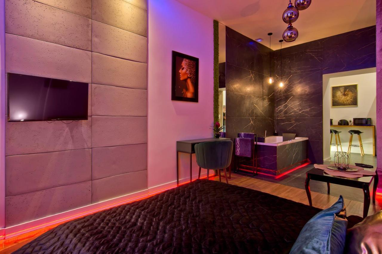 Apartament Czarny Z Jacuzzi Krakkó Kültér fotó