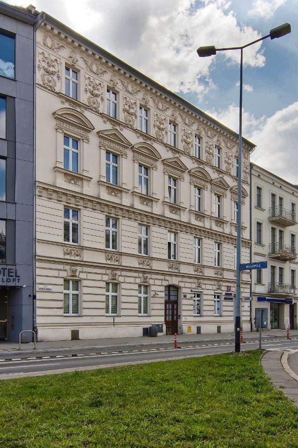 Apartament Czarny Z Jacuzzi Krakkó Kültér fotó